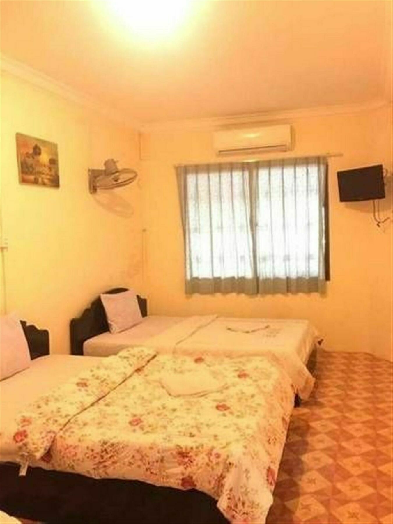 The Happy House Hostel Phnom Penh Exterior photo